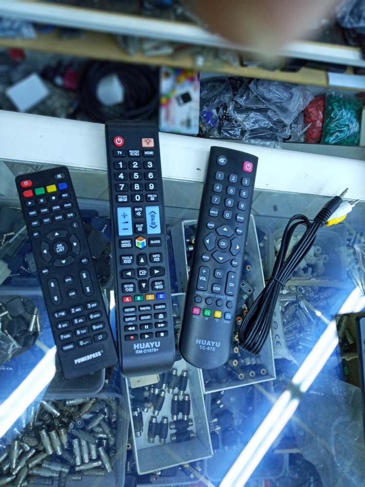 DISH TECHNICIAN & SATELLITE WORKS - 3