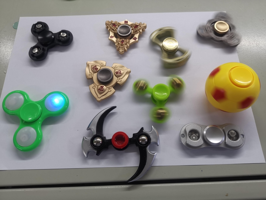 spinner gyro  finger light - 1