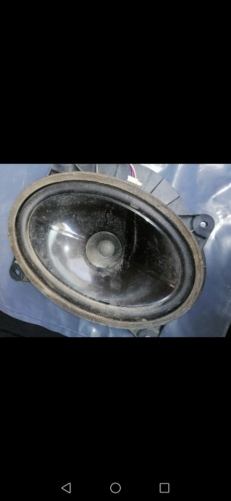 1 TOYOTA SPEAKER ORIGINAL--- - 2