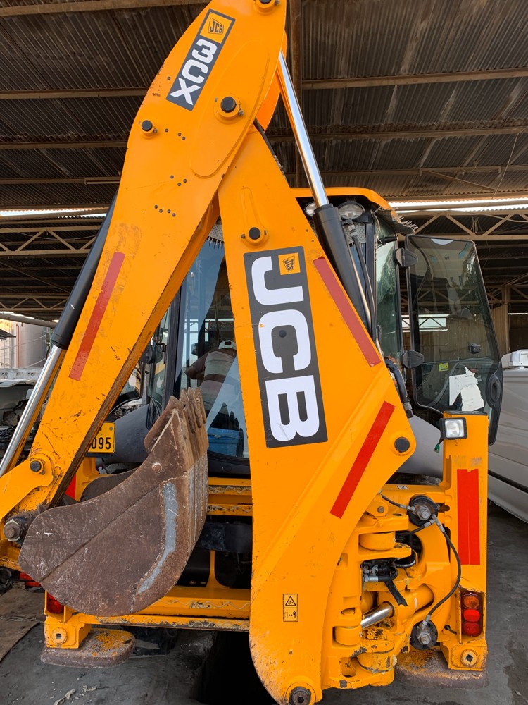 JCB BACKHOE LOADER 2016 for RENT  - 5