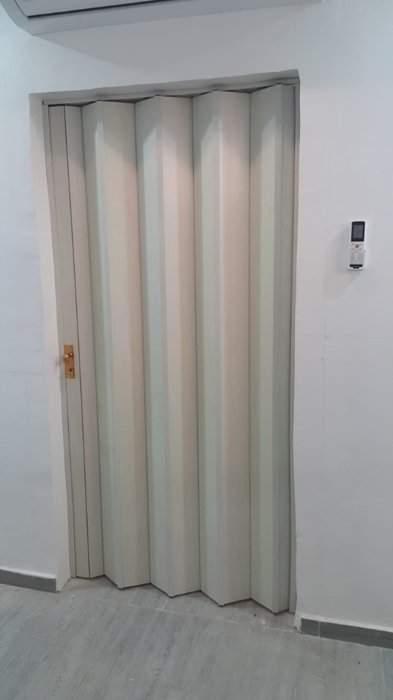 Ocordion door - 1