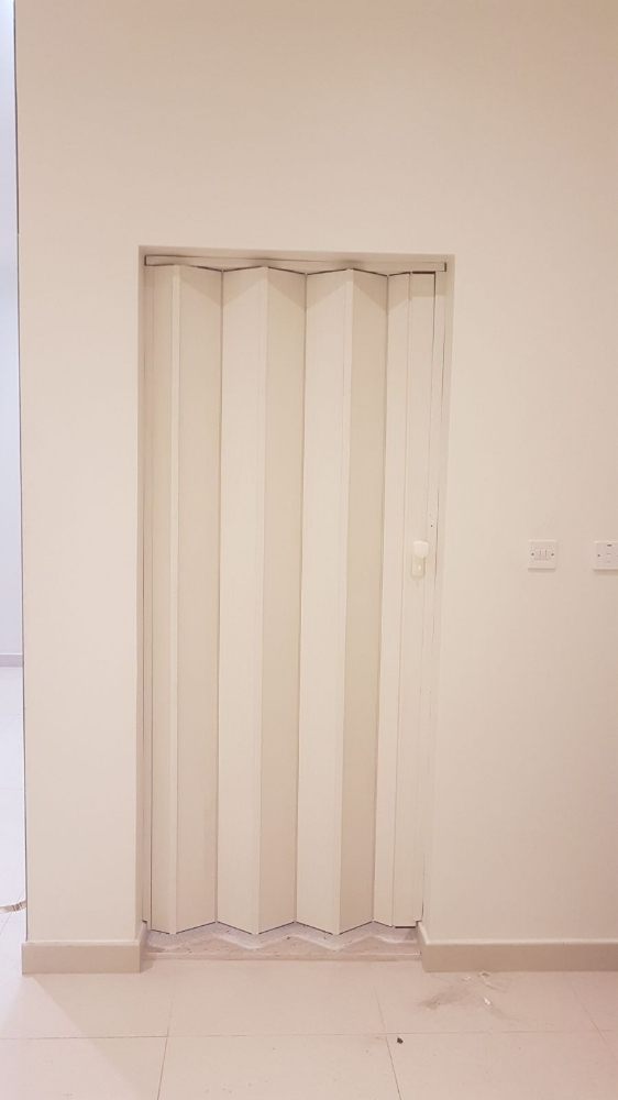 Ocordion door - 2
