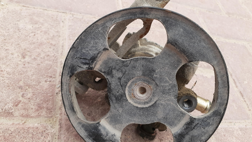 Power steering pump
GLX - 3