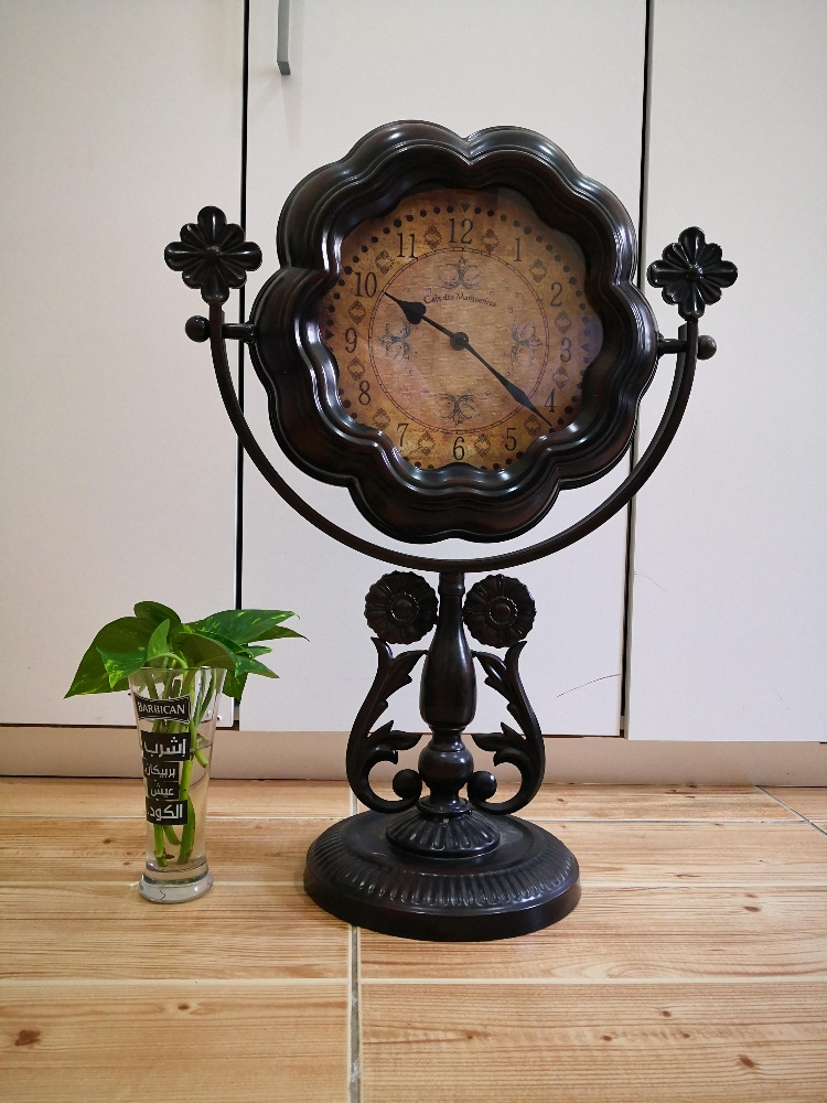 Clock Cafe des Marguerites - 1
