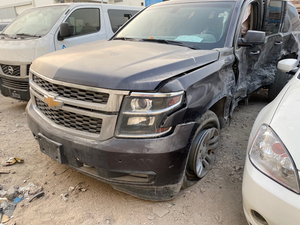 Chevrolet suburban scrap parts - 2