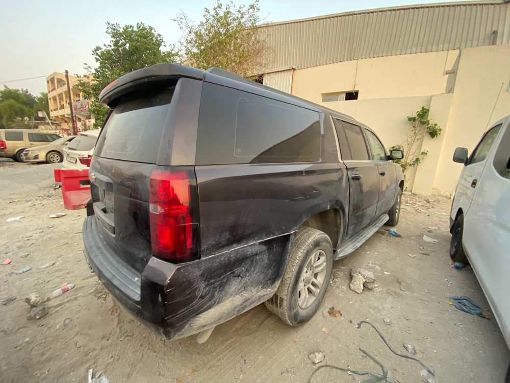 Chevrolet suburban scrap parts - 5