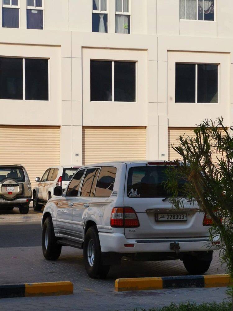 land cruiser  - 1