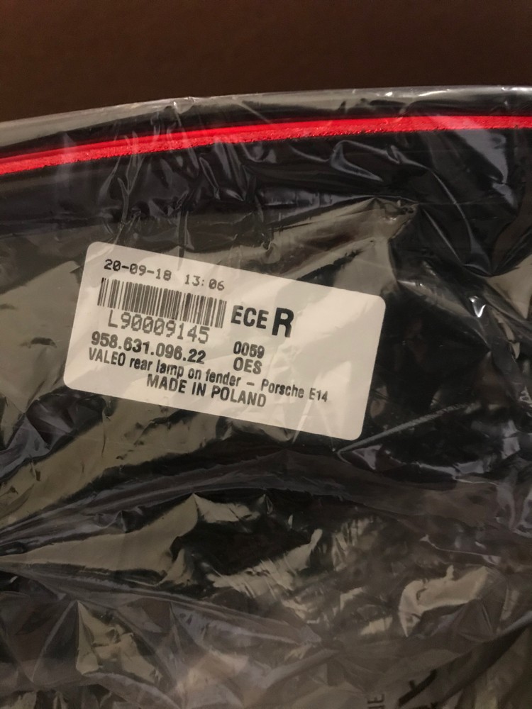 Porsche Cayenne 2013 back light - 6