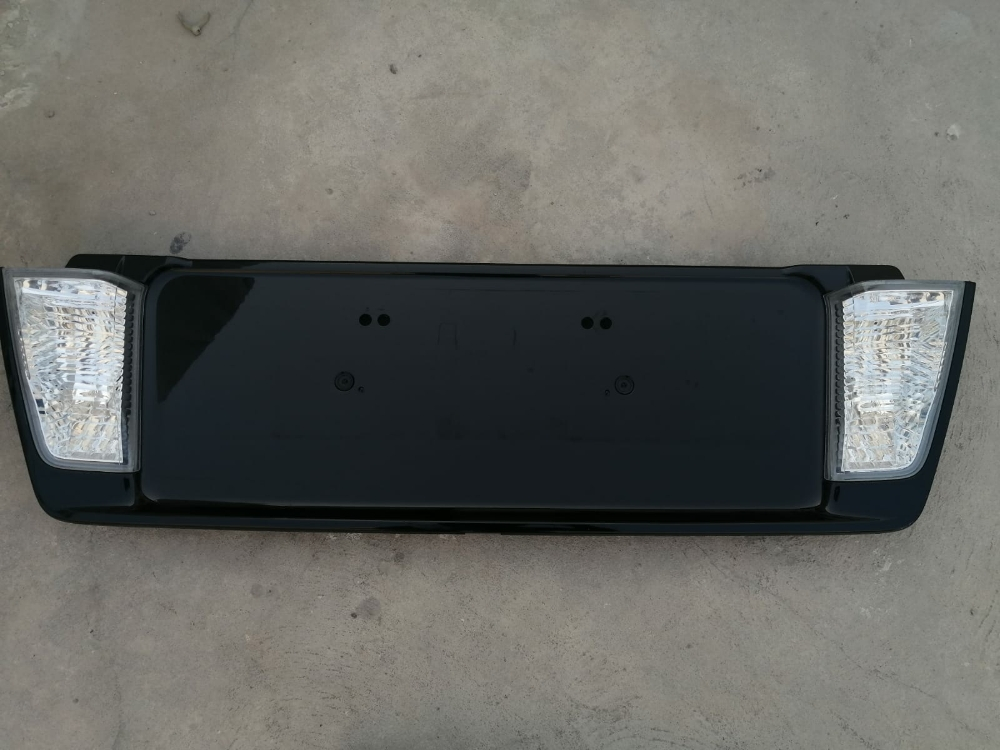 LX570 Tow cover R and pumpr light - 2