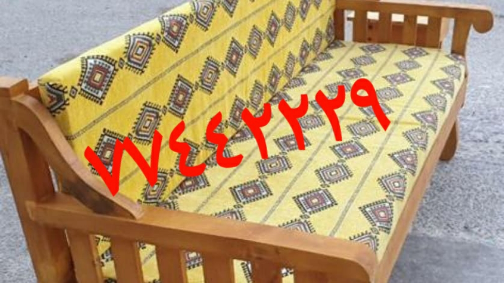 كرسي وطاولة فقط مع فرش - 4