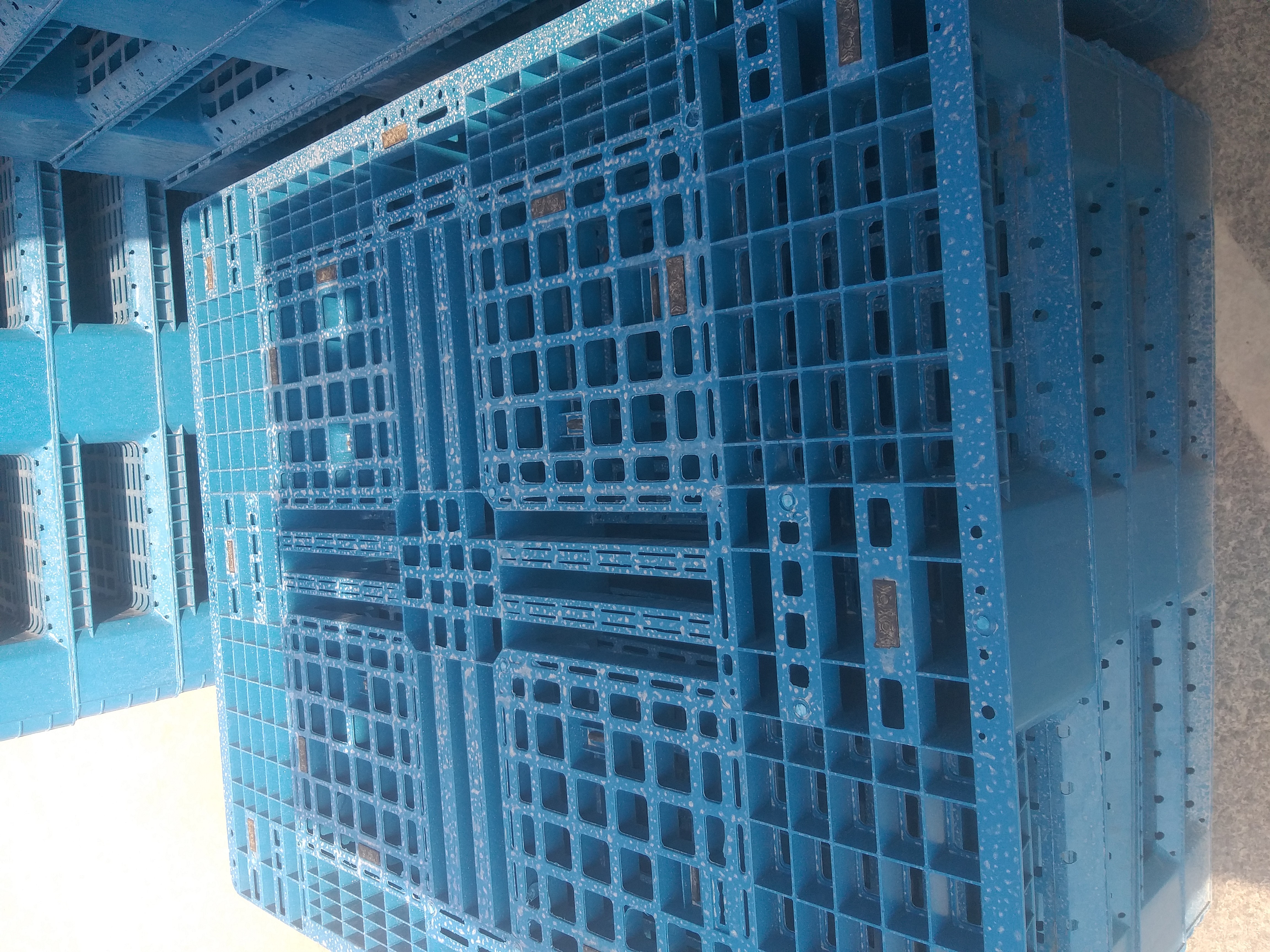 Plastic pallets for sale - 4