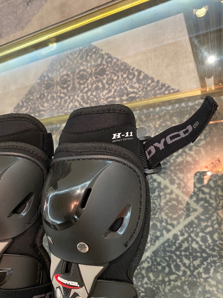 safety glove and protection gear - 15