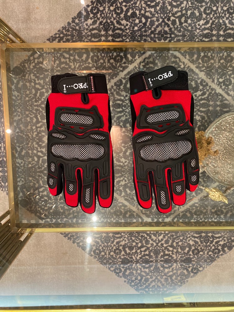 safety glove and protection gear - 9