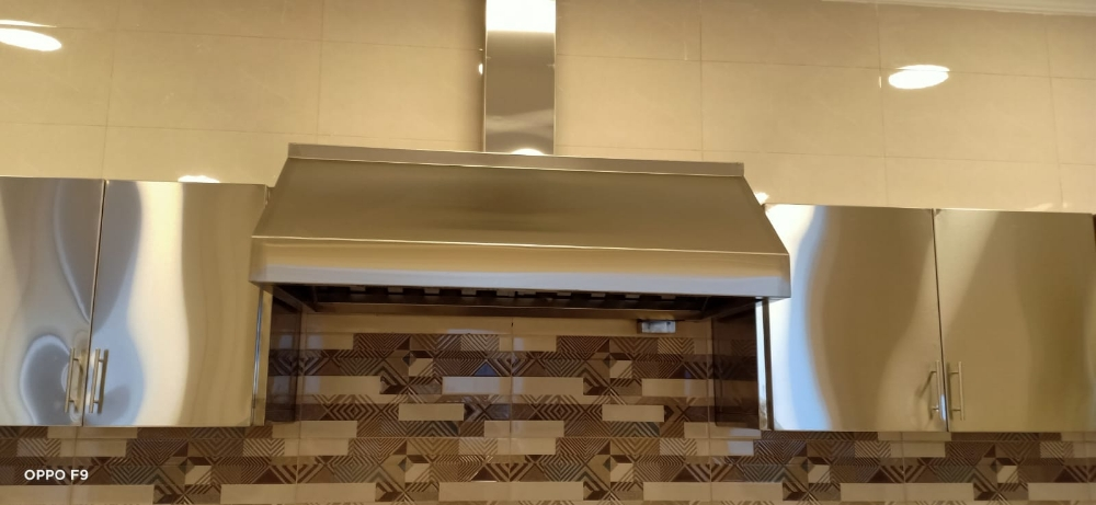 KITCHEN CABINET  WITH ALUMINIUM D - 13