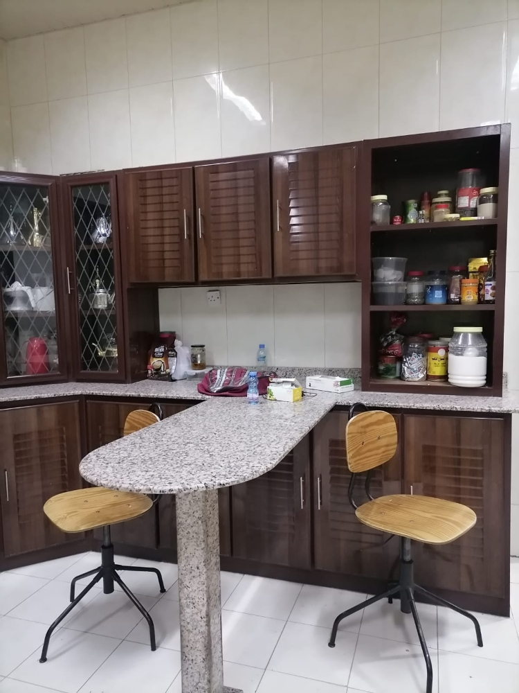 KITCHEN CABINET  WITH ALUMINIUM D - 3