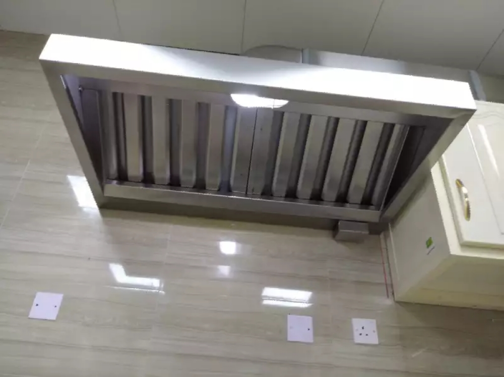 KITCHEN CABINET  WITH ALUMINIUM D - 14