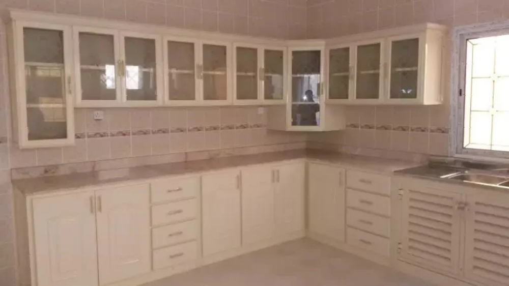 KITCHEN CABINET  WITH ALUMINIUM D - 4