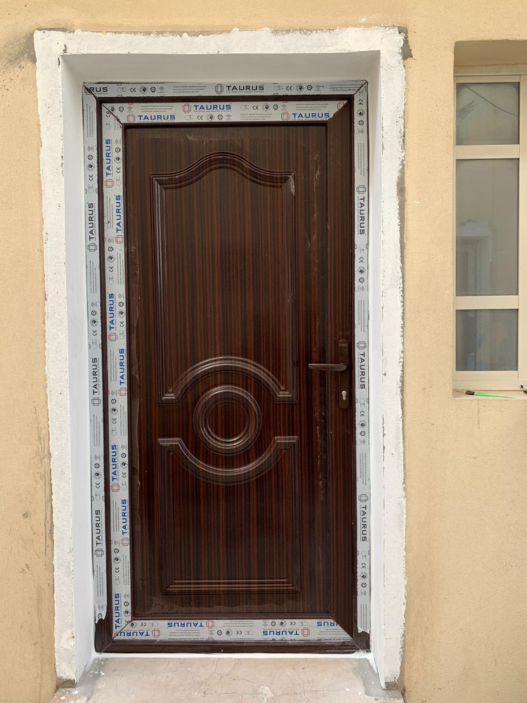 KITCHEN CABINET  WITH ALUMINIUM D - 10