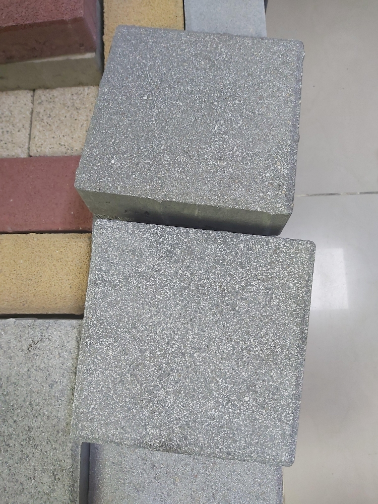 Interlock and kerbstoneby - 10