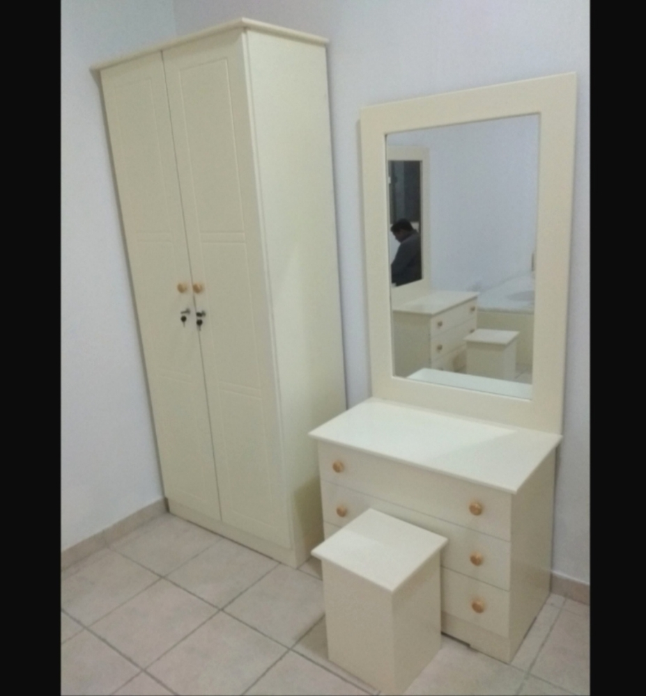 small bedroom set - 2