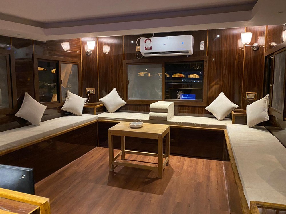 tourism boat fore rent 1 hour  - 9