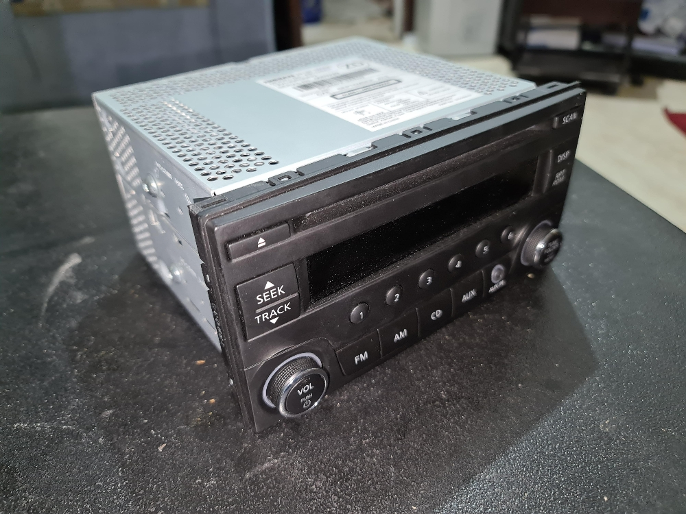 Stereo (Nissan Patrol original) - 1