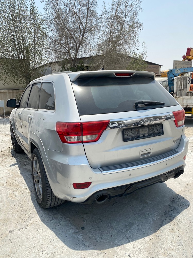 jeep grand cherokee 2012srt scrap - 6