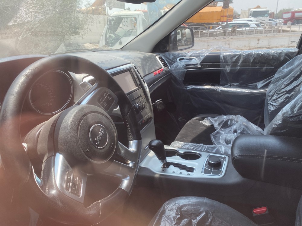 jeep grand cherokee 2012srt scrap - 5