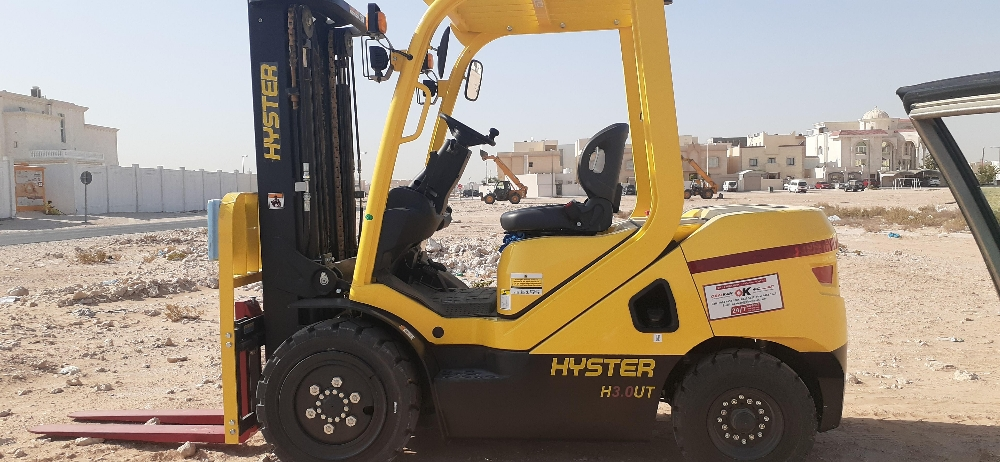 FORKLIFT 4 rent - 2