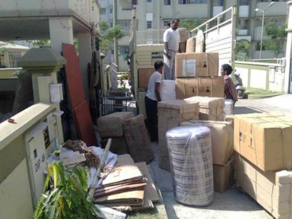 Moving & Packing Furniture/stuff - 4