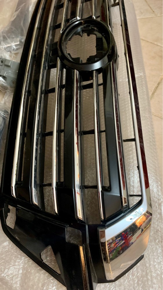 Land Cruiser Grill New - 2