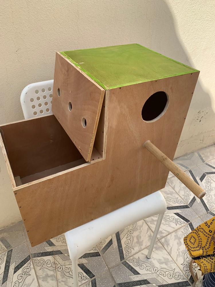 parrot breeding box - 1