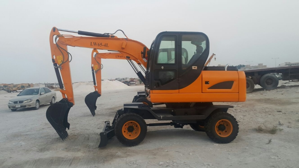 Exvator six ton For Rent - 1