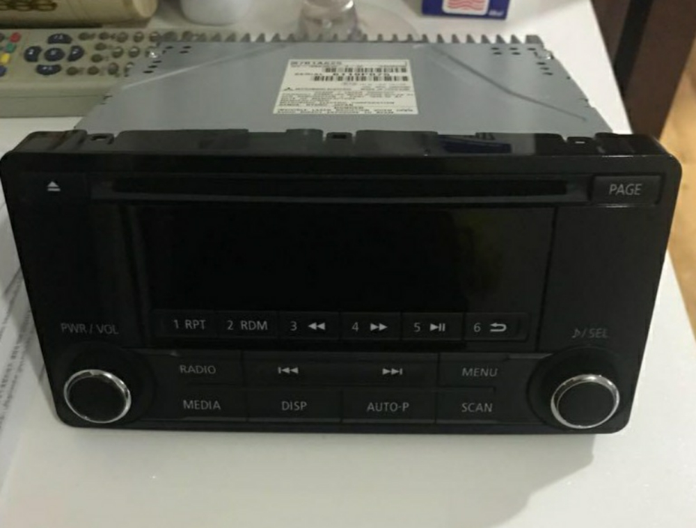 Original Mitsubishi Radio/ Stereo - 2