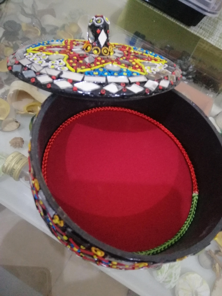 TRADITIONAL JEWELRY BOX - 5