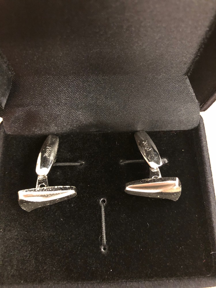 Yves saint laurent - 2