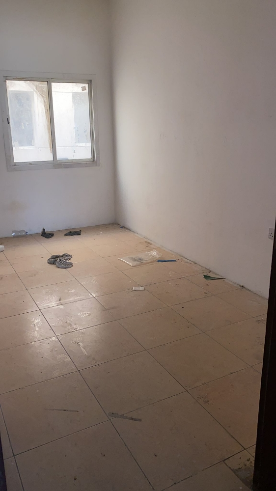 100 room s in industrial area - 1