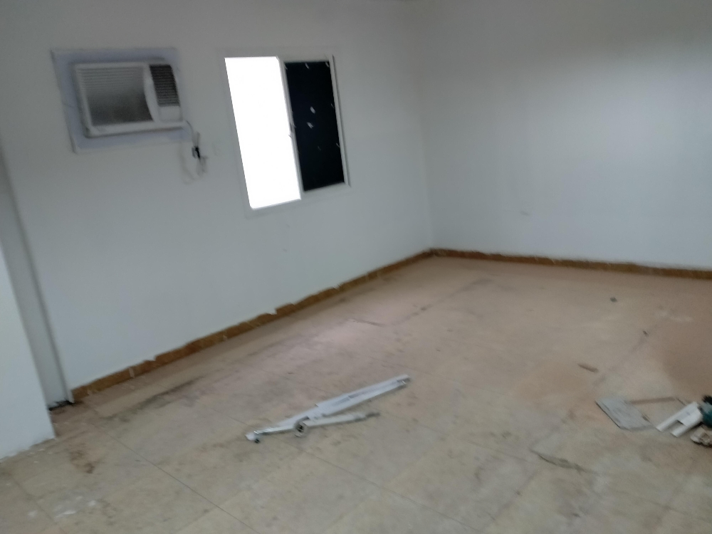 100 room s in industrial area - 4