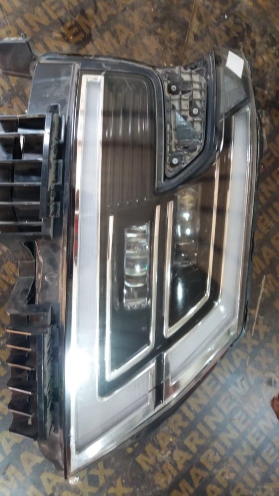 nissan patrol headlight original - 1