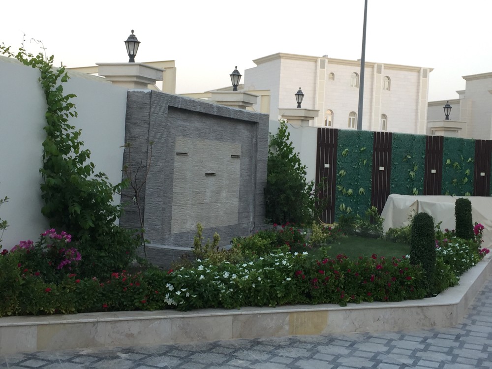 ديكور وعشب صناعي - 1