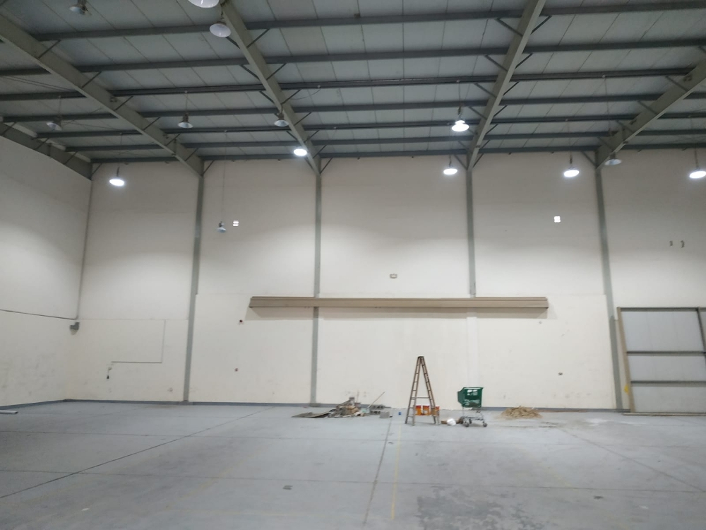 700 sqm Store and 10 Rooms - 1