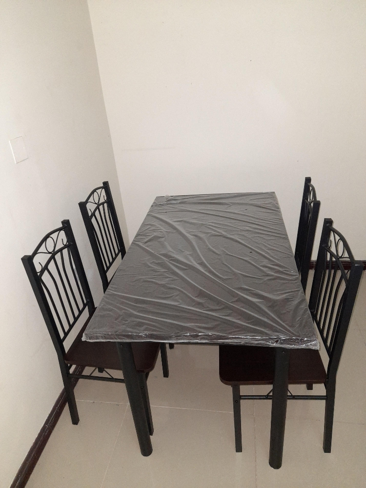 يبيع طاولة الطعام جديدة - 1