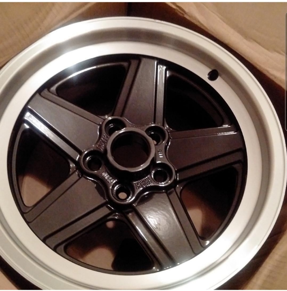 Rare 4 x Mercedes 16" AMG Penta - 1