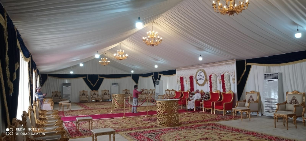 &@طاولات زجاجية مع الصحون و الورد - 7