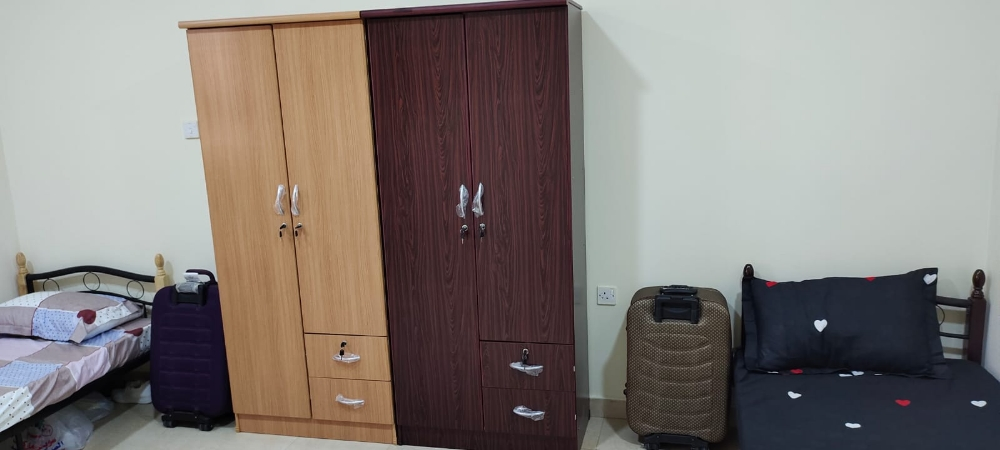 سرير خشبي جديد ، دولاب ، مرتبة - 13