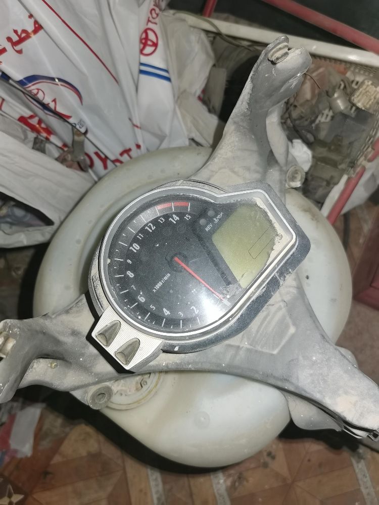 قطع غيار هوندا ١٠٠٠ مستعملة للبيع - 2