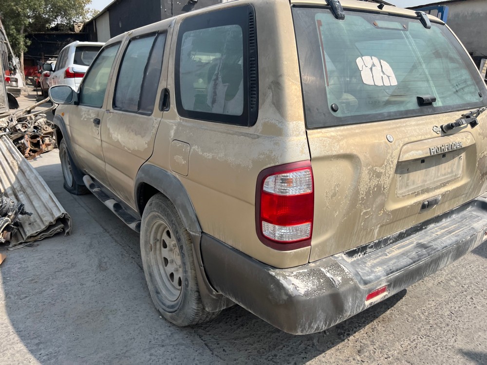 Nissan Pathfinder - 1