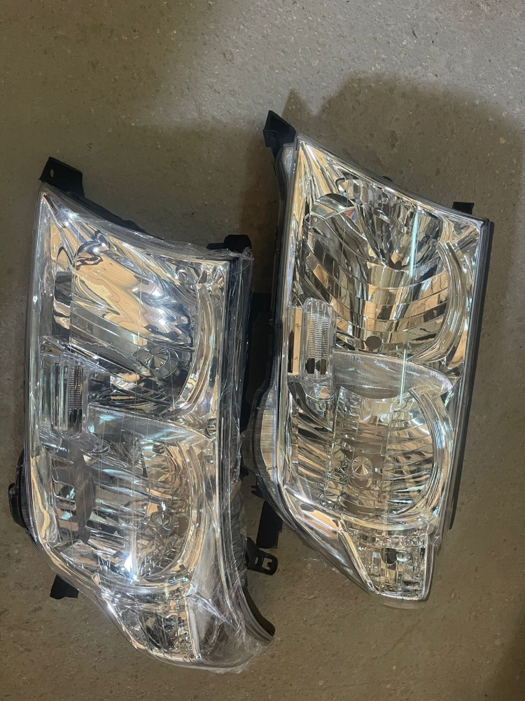 Land Cruiser head light 2008-11 - 2