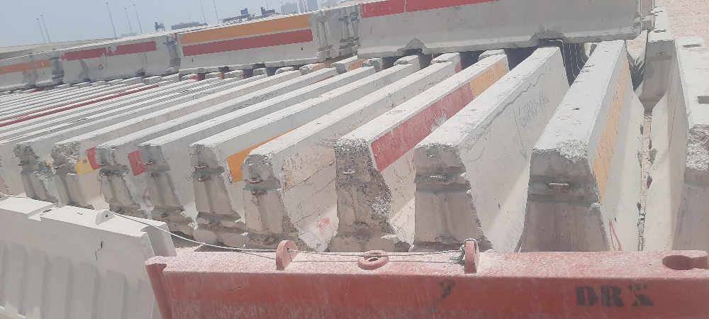 concrete,plastic barriers forsale - 2