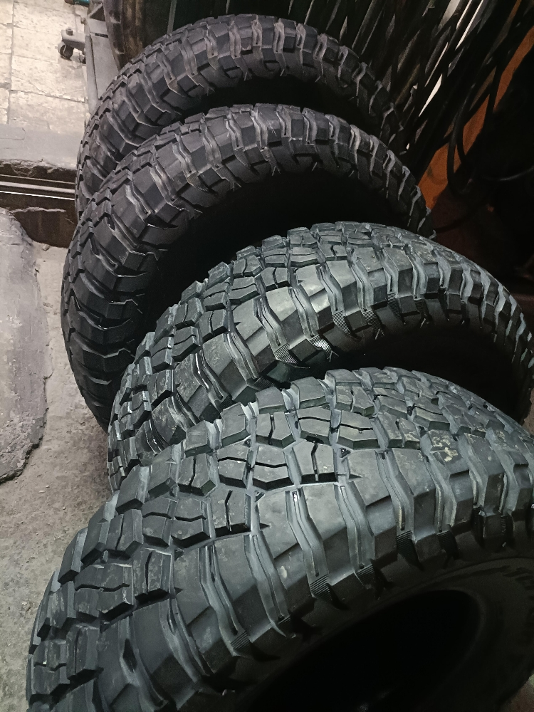 37x12.50 R 17"bfgoodrich#usa - 1